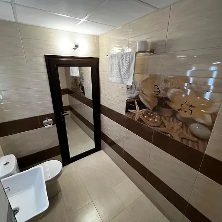מלון Hotel Central
