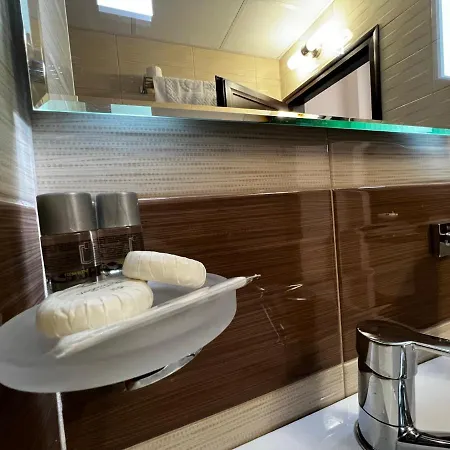 Hotel Central 2* קרלובו