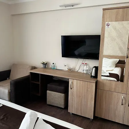 Hotel Central קרלובו