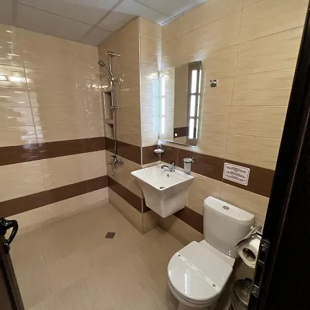 Hotel Central מלון קרלובו